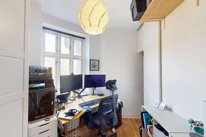 87 m² lejlighed med altan og stort køkken i København K – billede 1