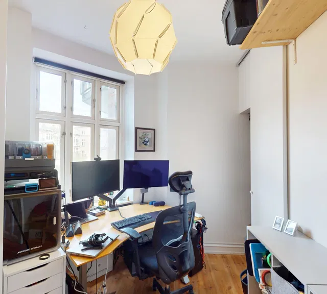 87 m² lejlighed med altan og stort køkken i København K