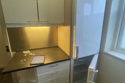 Bright 2-room apartment with balcony, parking and EV charger – close to shops, bus and sports – photo 3