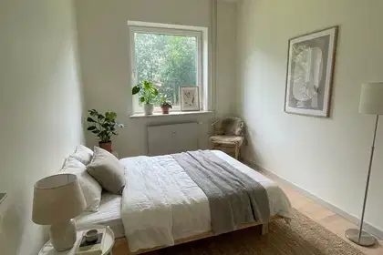 Bright 2-room apartment with balcony, parking and EV charger – close to shops, bus and sports – photo 8