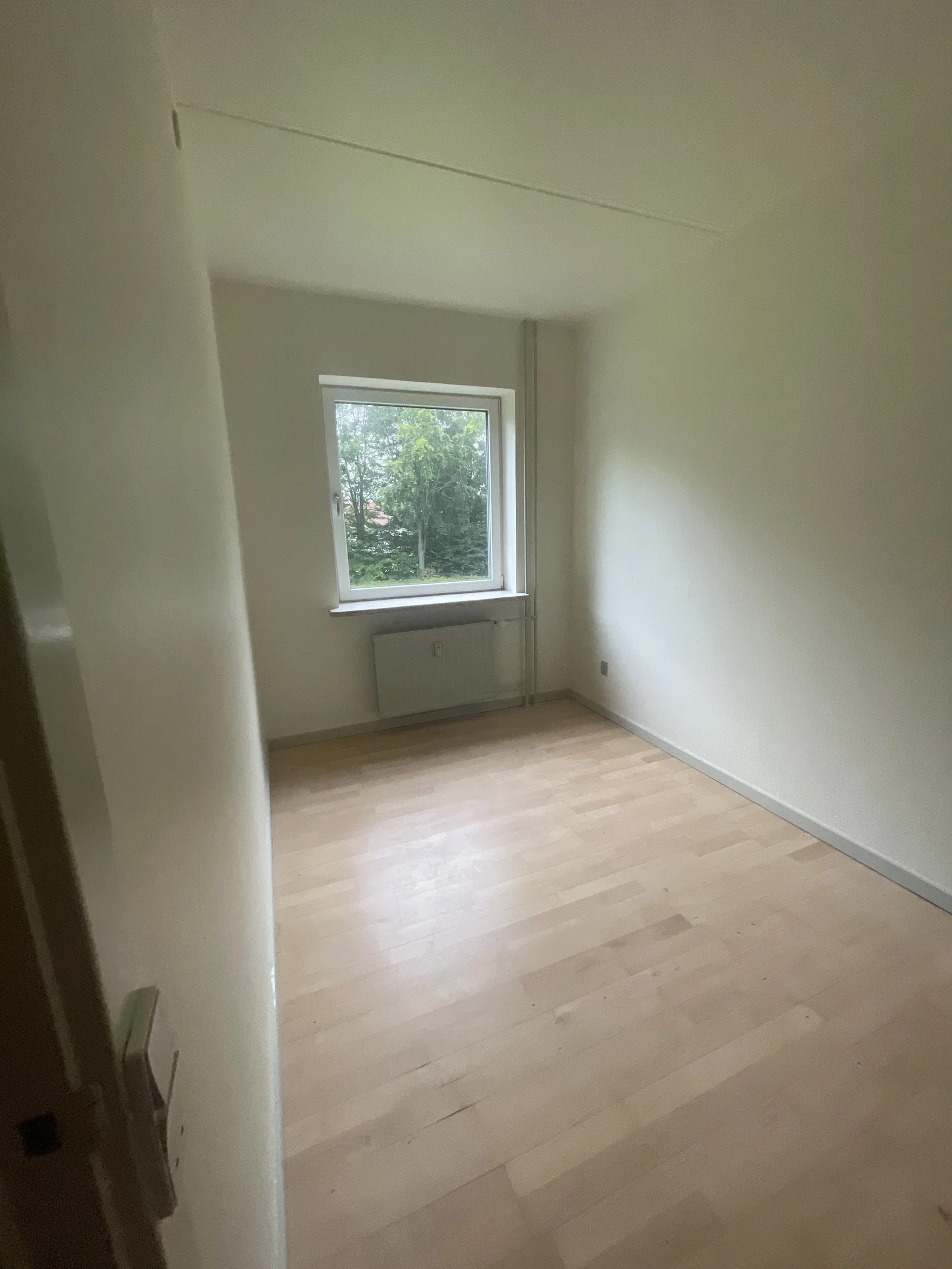 Bright 2-room apartment with balcony, parking and EV charger – close to shops, bus and sports – photo 9