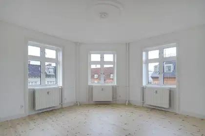 Herskabelig 5-værelses lejlighed på 138 m² i København S – billede 1