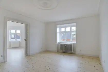 Herskabelig 5-værelses lejlighed på 138 m² i København S – billede 2