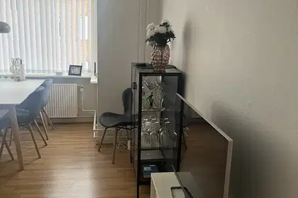 Bright and cosy 2-room apartment with bay window – photo 4