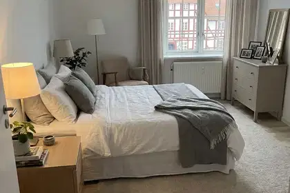 Bright and high-ceilinged 3-room apartment of 125 m² with balcony, elevator and parking – suitable for sharing and senior-friendly – photo 3