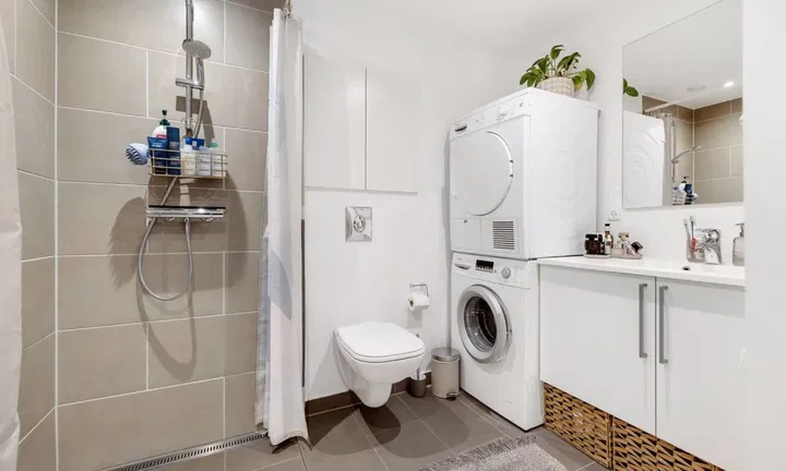 BRIGHT AND STYLISH 3-ROOM APARTMENT WITH BALCONY – photo 1