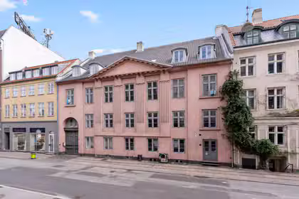 Uden bopælspligt - Boheme. Hedonist. Playboy. Leveperson. Moderne nomade. Altså hør lige her … – billede 20