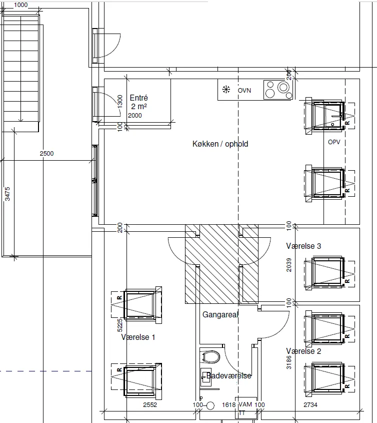 Spacious top-floor apartment with balcony and private parking – photo 11