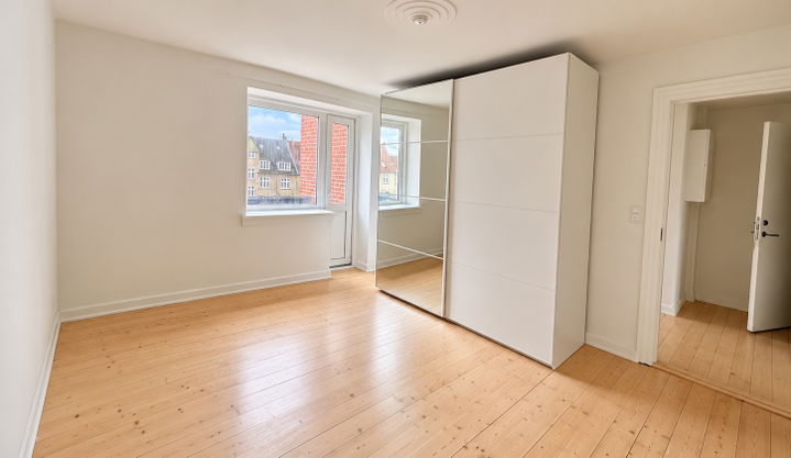 Central 2-room apartment with fjord view in Vestbyen – photo 3