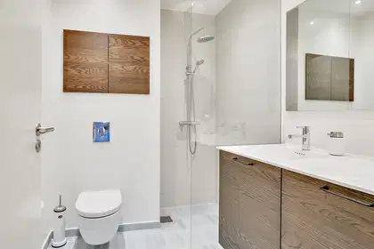 Bright and modern 3-room, 90 m² with a stylish kitchen, skylights and attractive shared facilities – photo 4