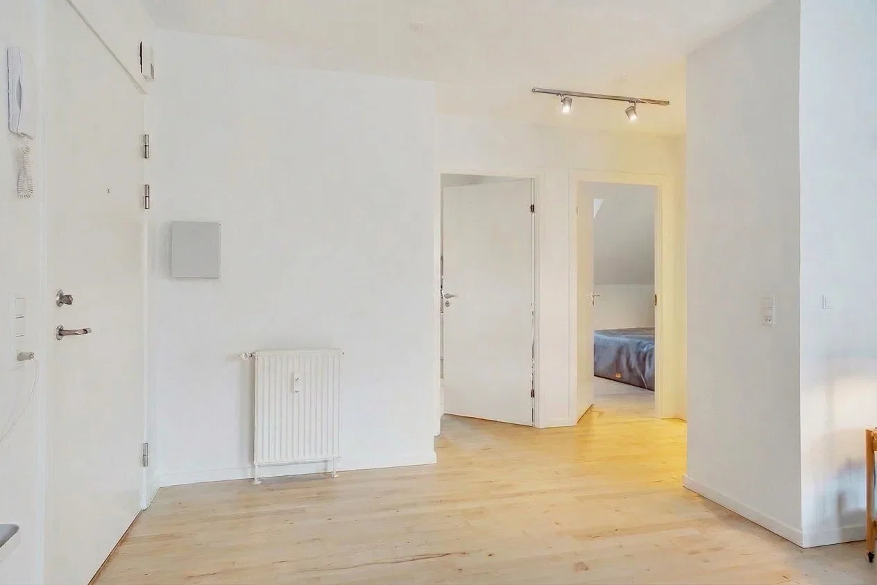 Bright and modern 3-room, 90 m² with a stylish kitchen, skylights and attractive shared facilities – photo 11