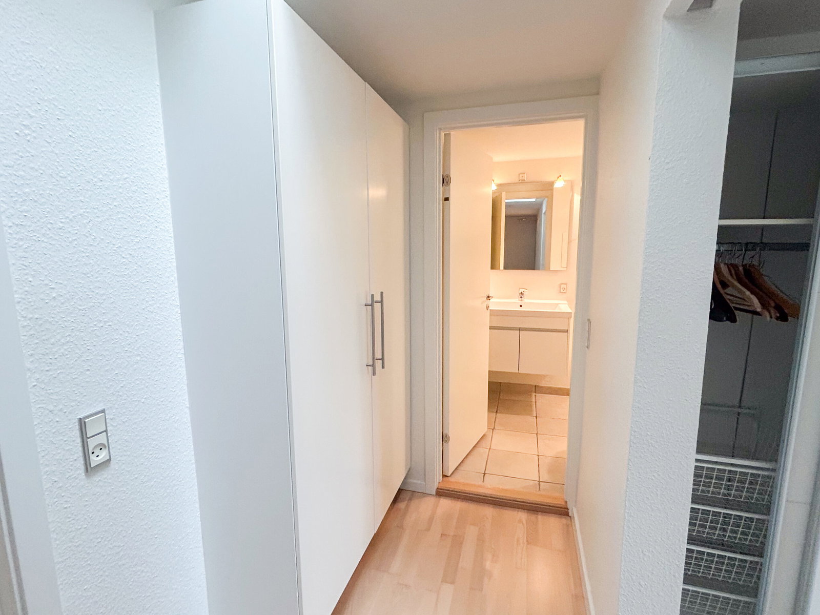 Bright 3-room apartment with balcony and view – photo 18
