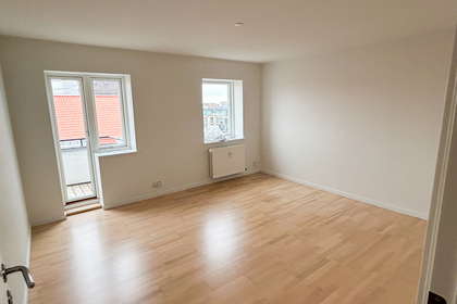 Bright 3-room apartment with balcony and view – photo 12