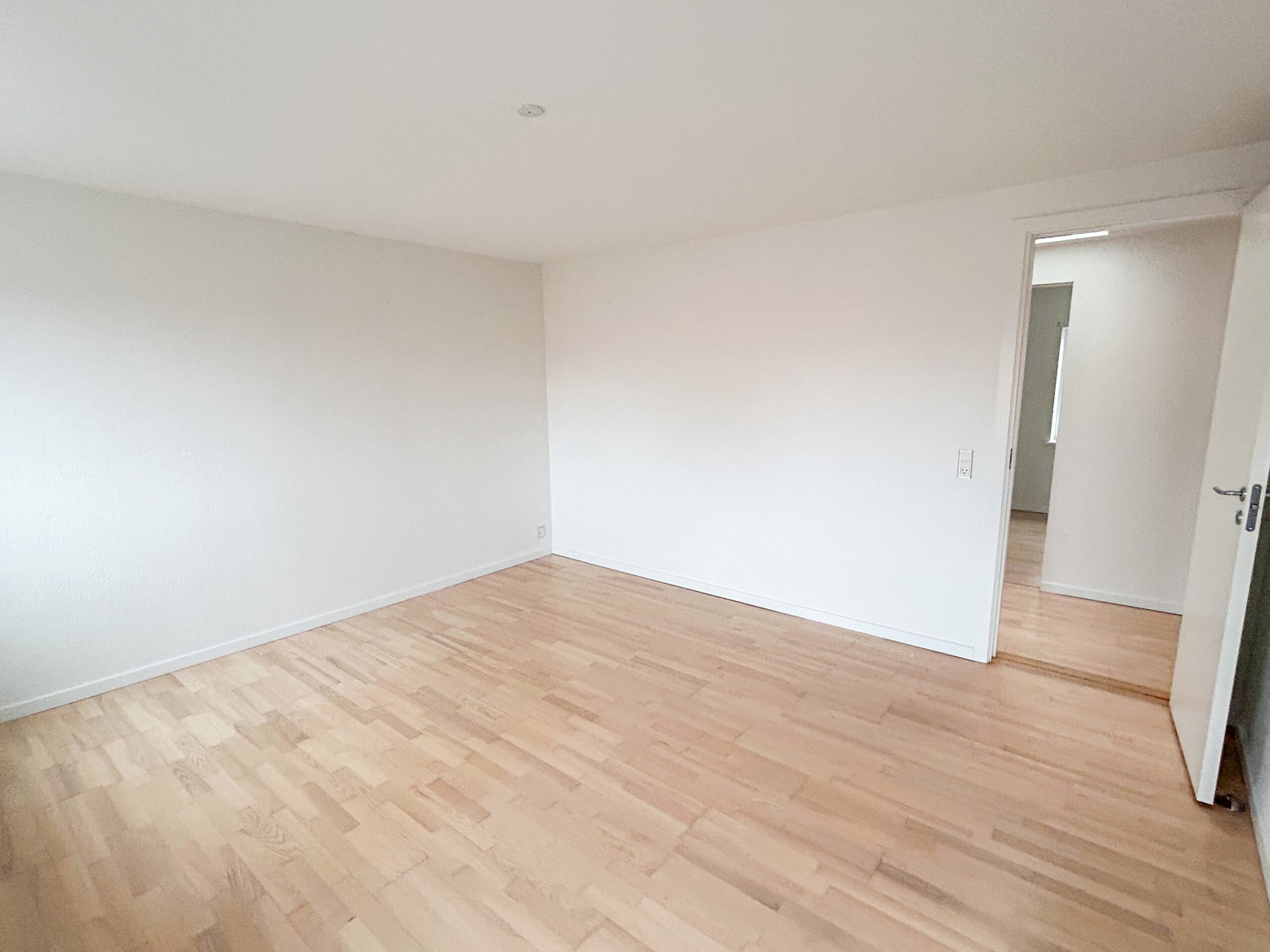 Bright 3-room apartment with balcony and view – photo 13