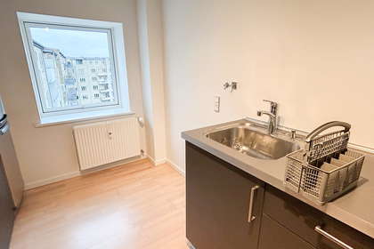 Bright 3-room apartment with balcony and view – photo 5