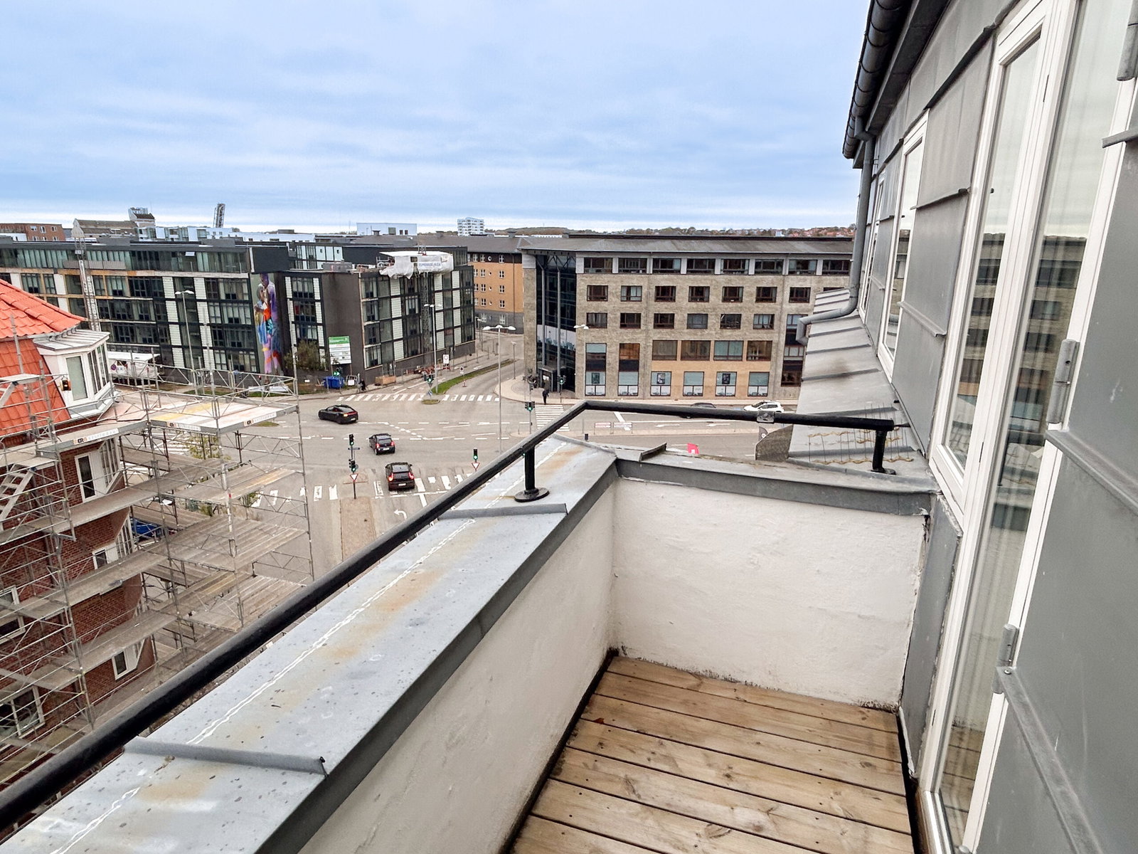 Bright 3-room apartment with balcony and view – photo 9