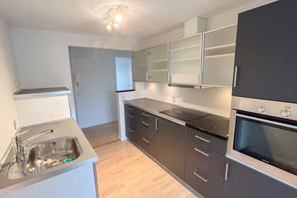Bright 3-room apartment with balcony and view – photo 3