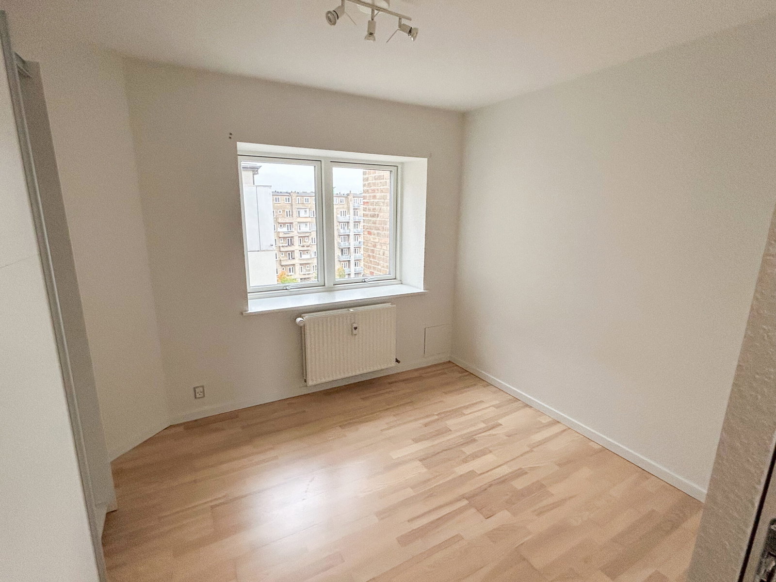 Bright 3-room apartment with balcony and view – photo 15