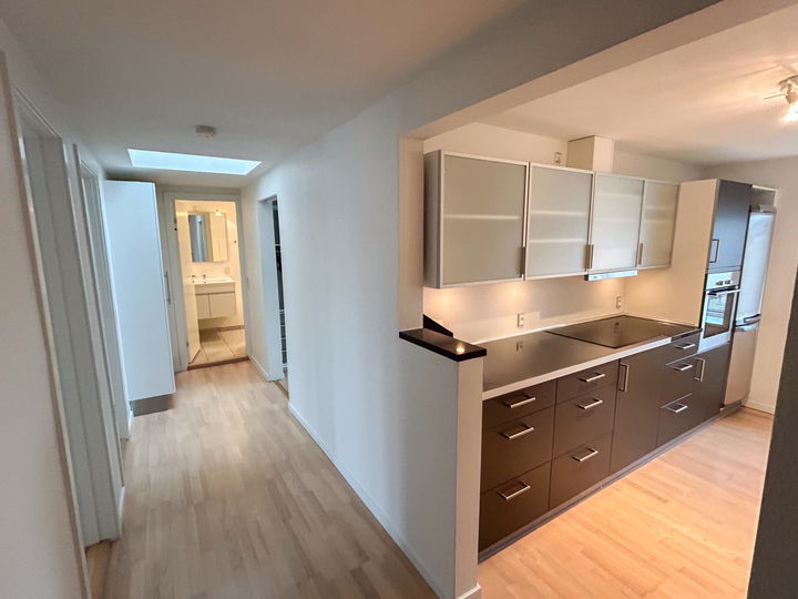 Bright 3-room apartment with balcony and view – photo 1