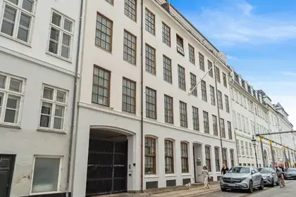 Eksklusiv 3-værelses lejebolig med historisk charme i hjertet af København – billede 11