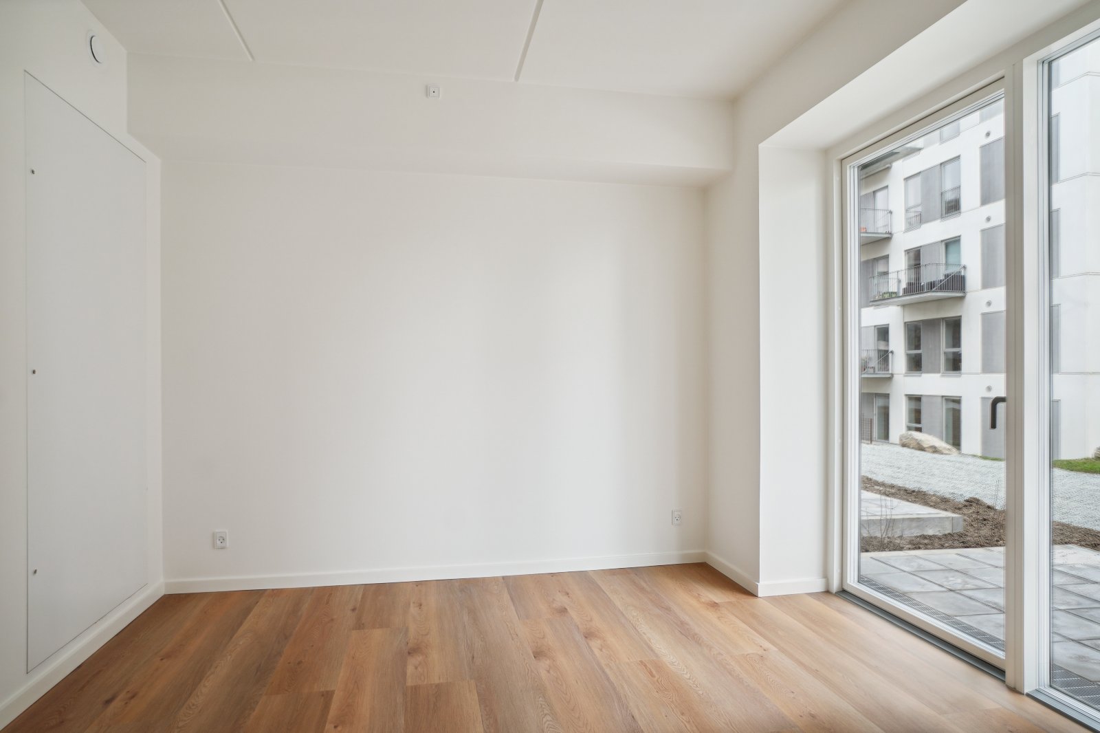1-room apartment with private terrace – photo 5
