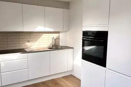 Bright 3-room apartment of 64 m² with skylights, new modern kitchen and parking – pets allowed by agreement – photo 5