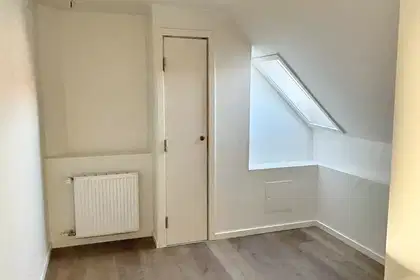 Bright 3-room apartment of 64 m² with skylights, new modern kitchen and parking – pets allowed by agreement – photo 11
