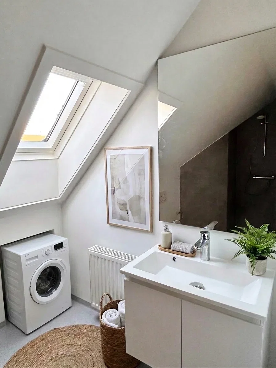 Bright 3-room apartment of 64 m² with skylights, new modern kitchen and parking – pets allowed by agreement – photo 4