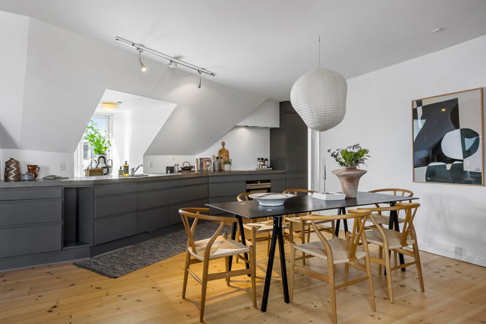 Karakterfuld 154 m² lejlighed med altan på Frederiksberg – billede 3