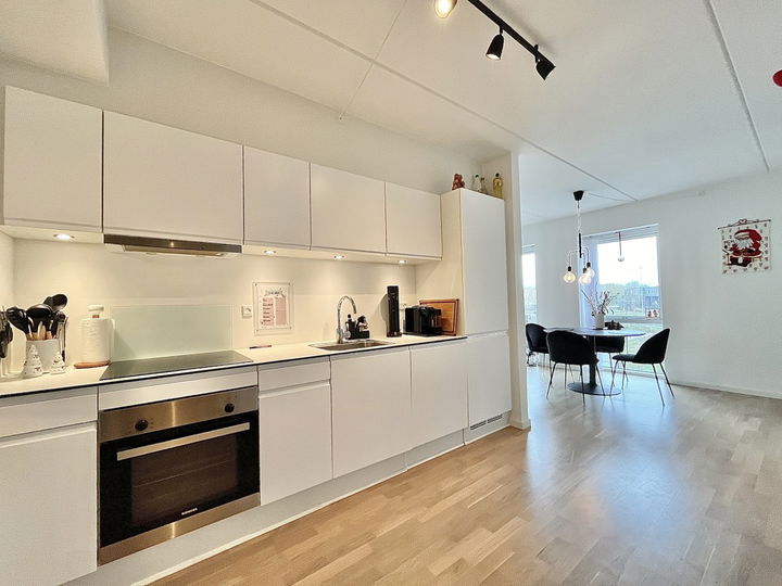 Bright and modern 3-room apartment of 81 m² in Aalborg East – photo 1