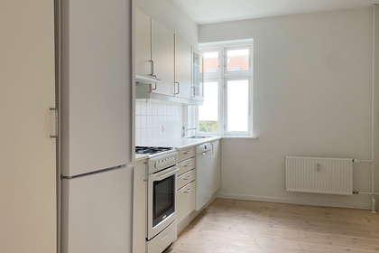 3-room apartment of 70 m² in Vestbyen – photo 1