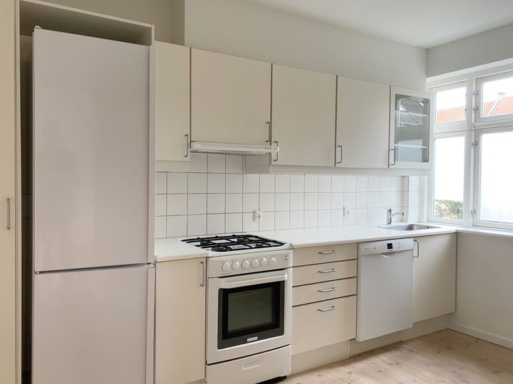 3-room apartment of 70 m² in Vestbyen – photo 2