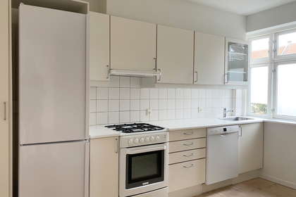 3-room apartment of 70 m² in Vestbyen – photo 2