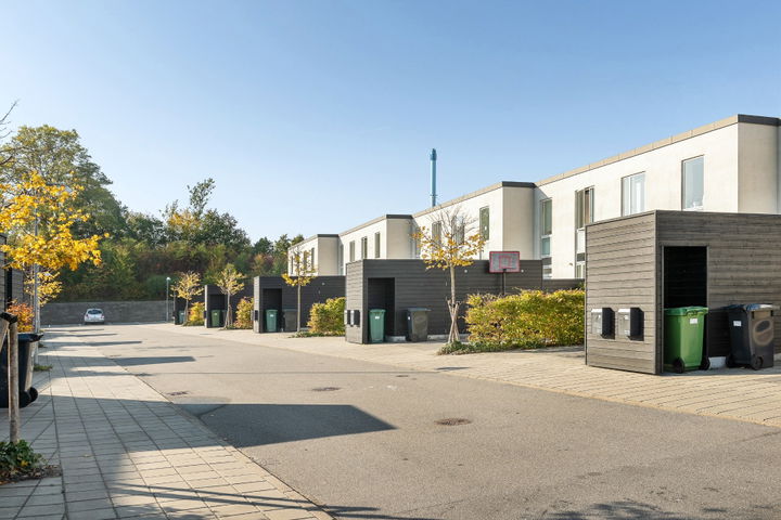 Attraktivt - arkitekttegnet rækkehus i Skåde – billede 1