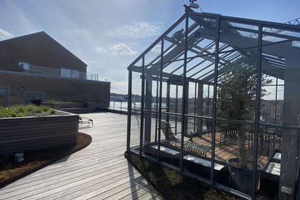 Højloftet 1-værelses med hems og privat terrasse ved fjorden – husdyr tilladt efter aftale – billede 8