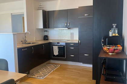 Lys 3-værelses lejlighed på 94 m² med stor altan og elevator – billede 3