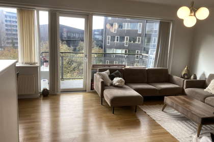 Lys 3-værelses lejlighed på 94 m² med stor altan og elevator – billede 1