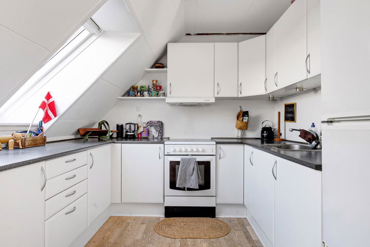 Bright 2-room apartment with character in Vestbyen – photo 2