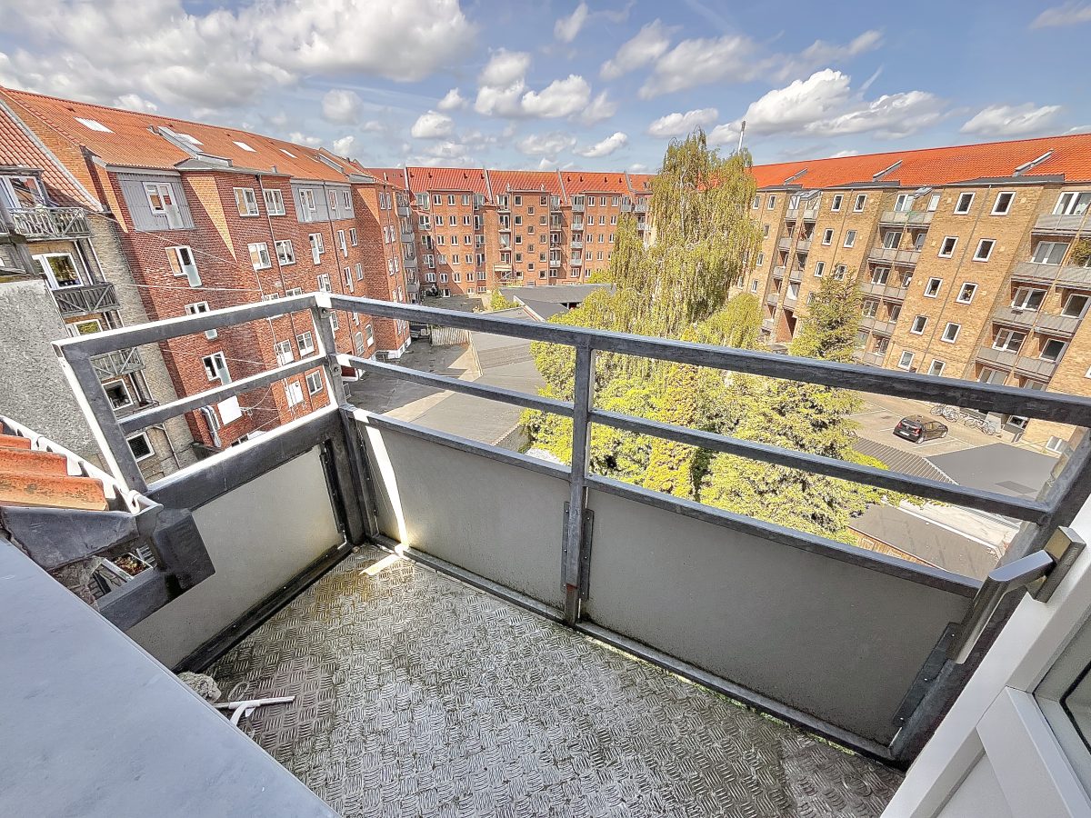 Central 2-room apartments in a well-kept building in Aalborg – photo 9