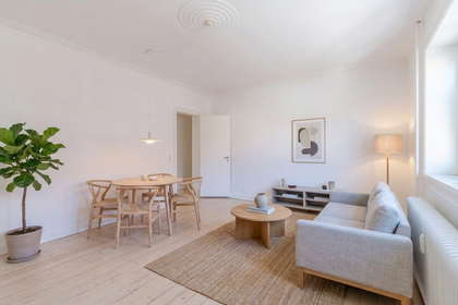 Central 2-room apartments in a well-kept building in Aalborg – photo 1