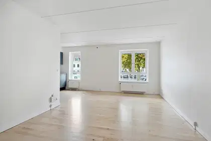 Bright 2-room apartment of 69 m² with modern kitchen, elevator and green courtyard – free gym and shared car – photo 5