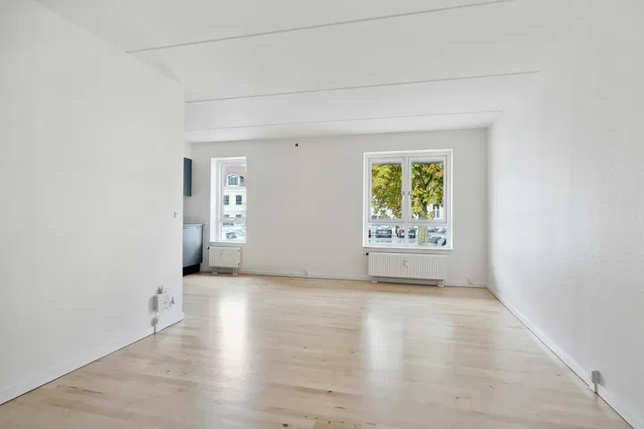 Bright 2-room apartment of 69 m² with modern kitchen, elevator and green courtyard – free gym and shared car – photo 5