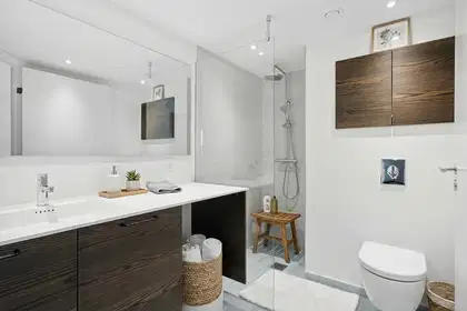 Bright 2-room apartment of 69 m² with modern kitchen, elevator and green courtyard – free gym and shared car – photo 2