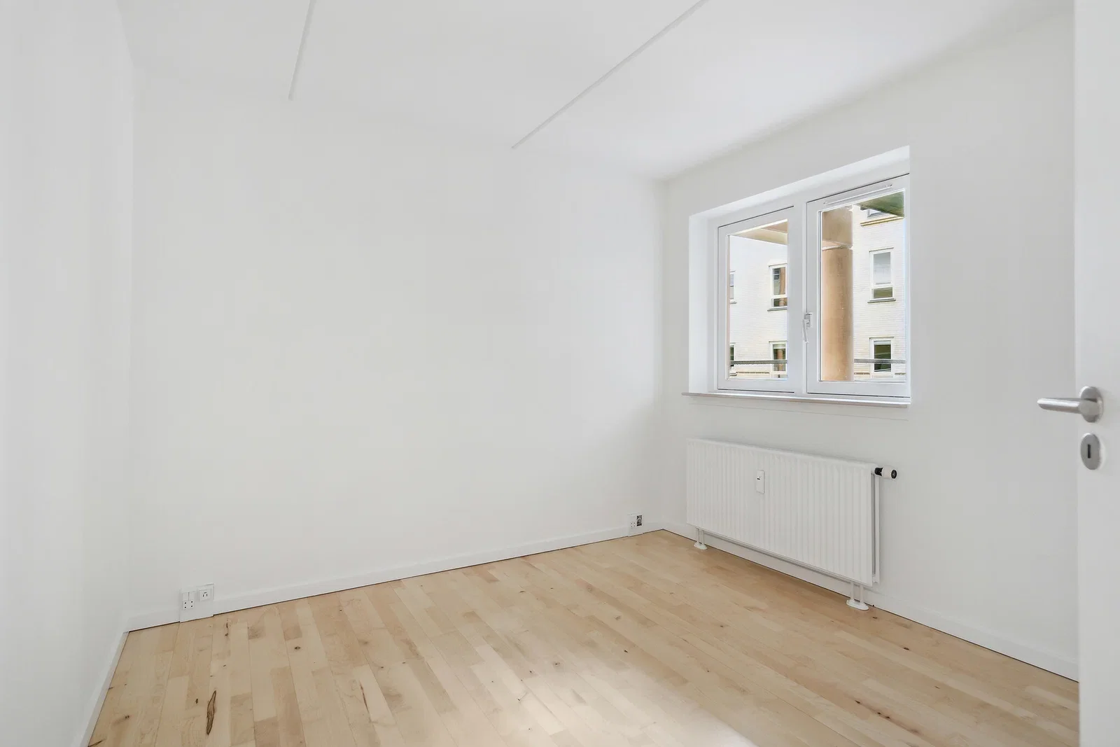 Bright 2-room apartment of 69 m² with modern kitchen, elevator and green courtyard – free gym and shared car – photo 4