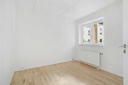 Bright 2-room apartment of 69 m² with modern kitchen, elevator and green courtyard – free gym and shared car – photo 4
