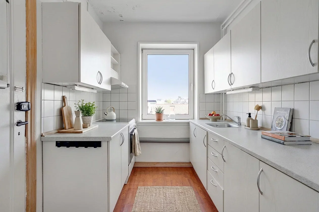 Lovely large and bright 3-room apartment of 100 m² with balcony