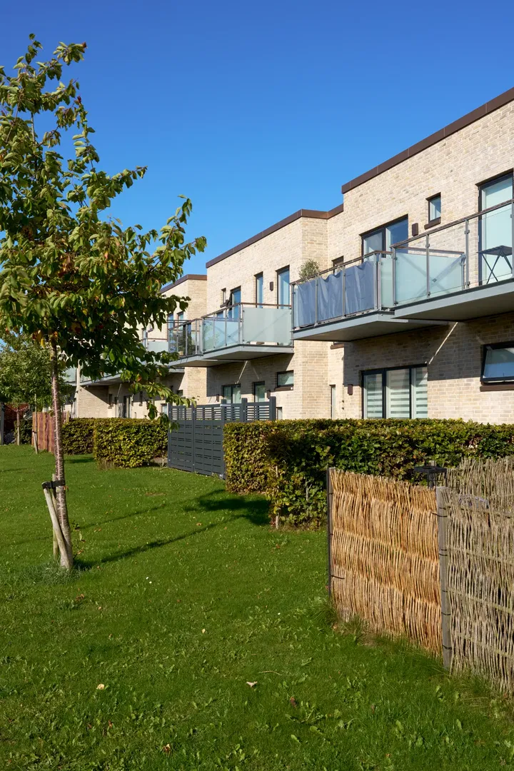 Lys 3-værelses lejlighed med altan tæt på Aarhus C – billede 1