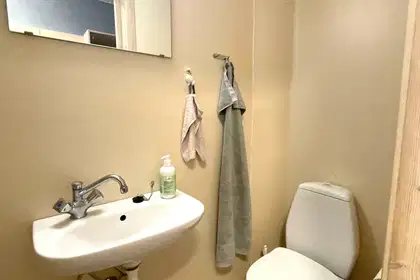Bright 2-room apartment with a good layout in Vestbyen – photo 4