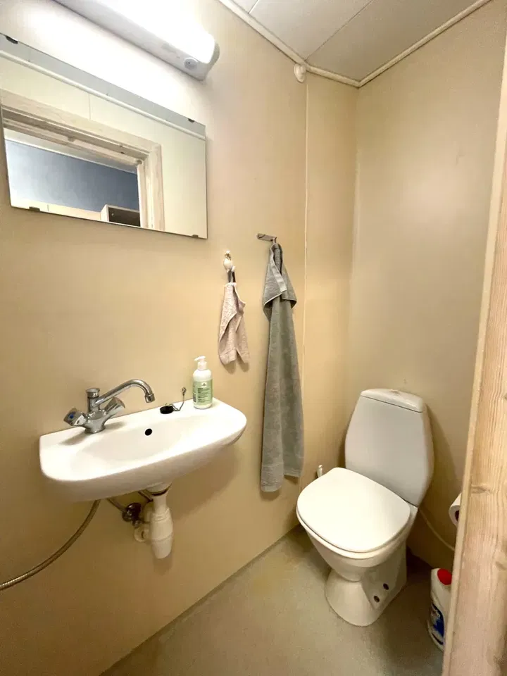 Bright 2-room apartment with a good layout in Vestbyen – photo 4