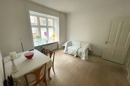 Bright 2-room apartment with a good layout in Vestbyen – photo 2